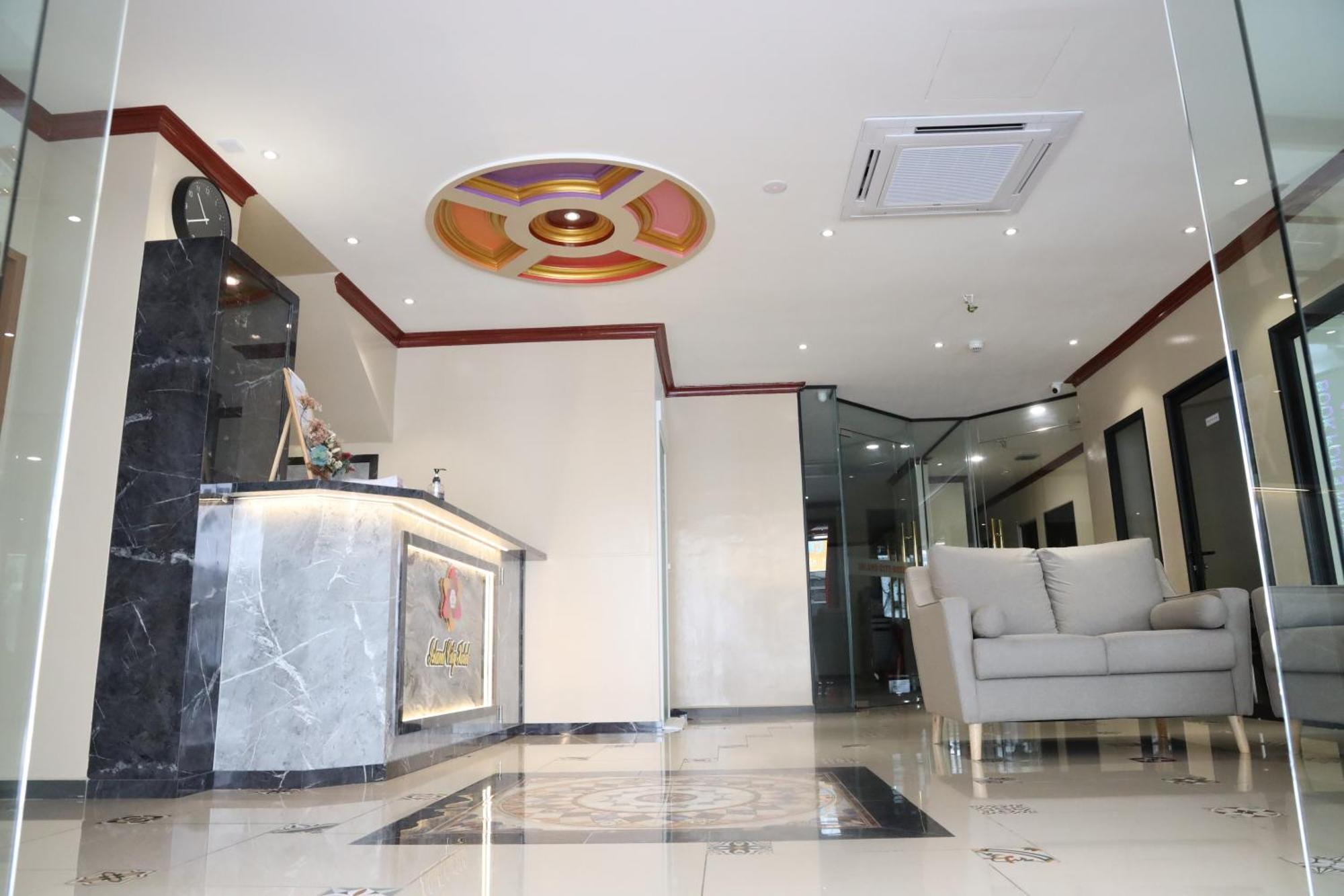 Capital O 90897 Island City Hotel Джорджтаун Экстерьер фото